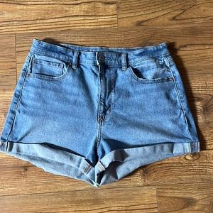 American Eagle mom shorts